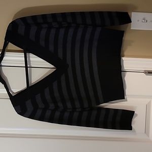 Women's guess crop sweater deep v neck size xl